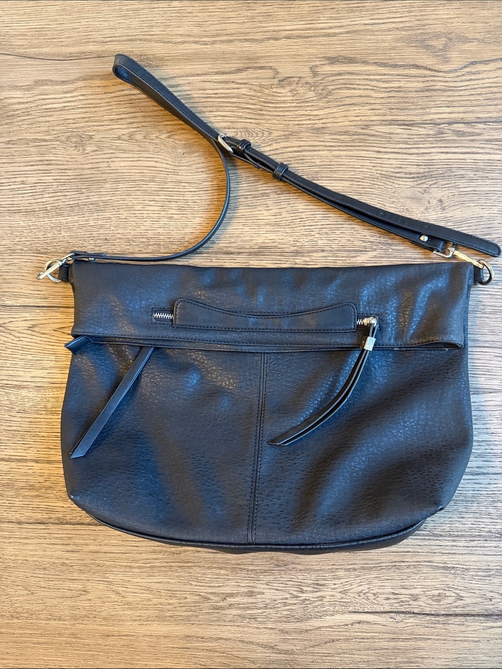 Urban Expressions Black Fold-Top Crossbody Shoulder Bag